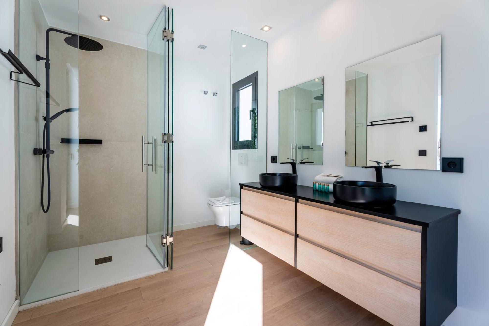 Vacation I La Moderne, Sparkling Heated Pool, Private Gym, Cine Room, Arcade Machines